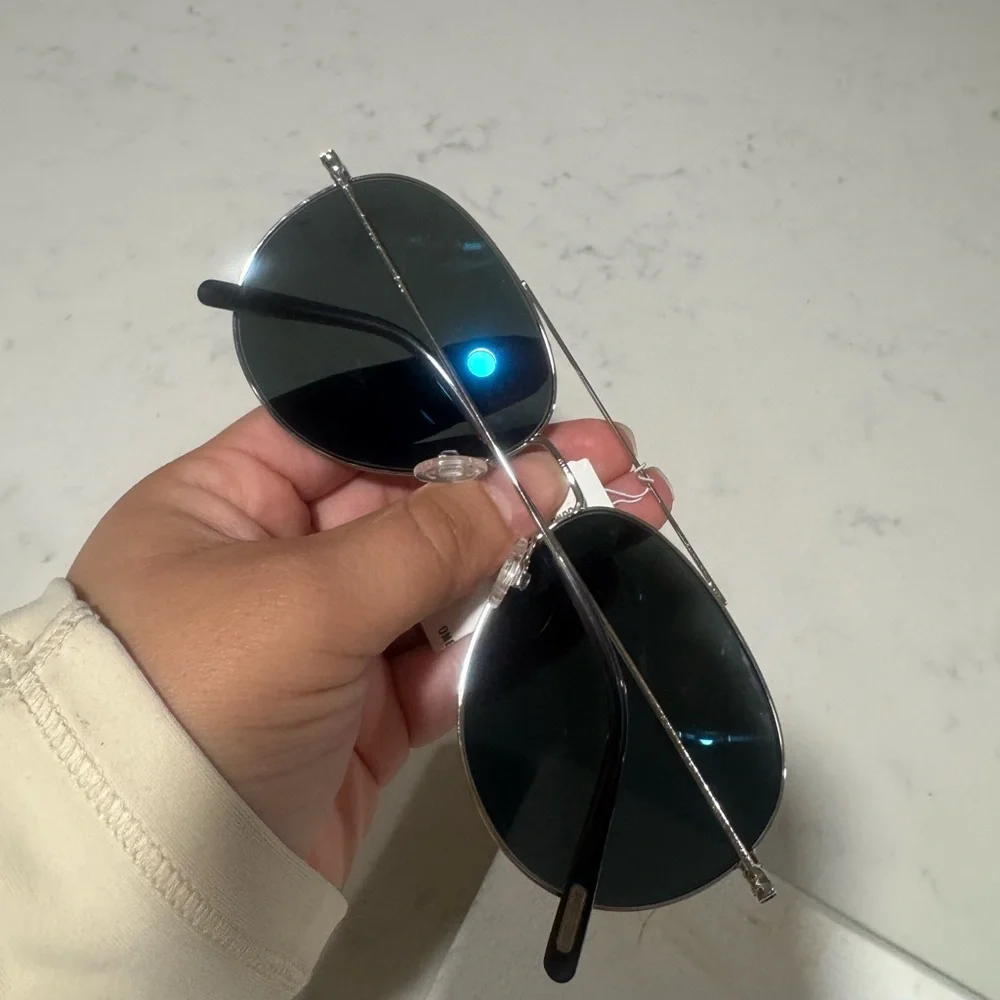 OLIVER PEOPLES AIRDALE Classic Aviator Sunglasses with Silver Frame and Gray